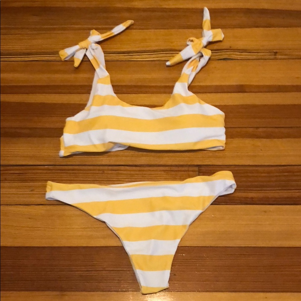Yellow striped bow bikini set